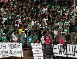 5 Fakta Membuat Persib Bandung Kalahkan Persebaya! Bikin Bonek Menangis di Gelora Bung Tomo