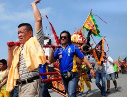 Menjelang Kirab Cap Go Meh, Ratusan Peserta Berdoa Damai AS-Israel dan Iran