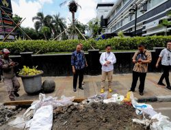 Proyek Galian Kabel Bandung Sering Sebabkan Kecelakaan, Farhan Minta Marka Ditempatkan