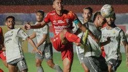 Persib Bandung Kalahkan Bali United 3-2 dengan 10 Pemain