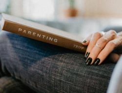 Mari kenali 5 fakta tentang snowplow parenting!