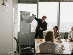 Memimpin dengan Hati: Menggerakkan Organisasi di Era Disrupsi