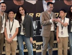 Aksi Spontan Rafathar Marahi Raffi, Nagita Tersenyum Bahagia