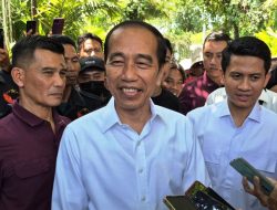 Jokowi Menolak Permintaan Jusuf Kalla Tunjukkan Ijazah