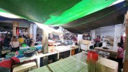 Pasar Towoe Kepulauan Sangihe Ramai Pagi Ini, Warga Cari Ikan dan Sembako